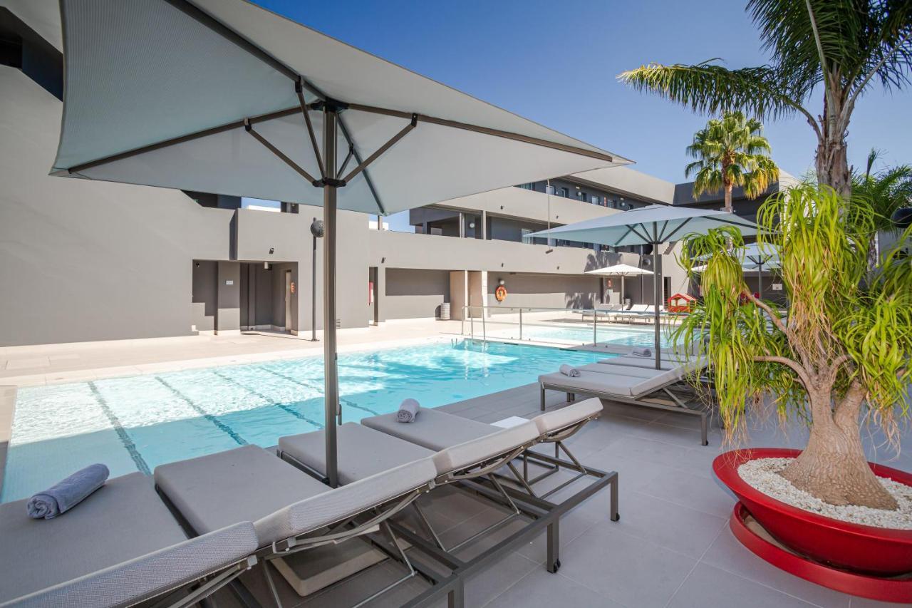 Migjorn Ibiza Suites & Spa Playa d'en Bossa Bagian luar foto