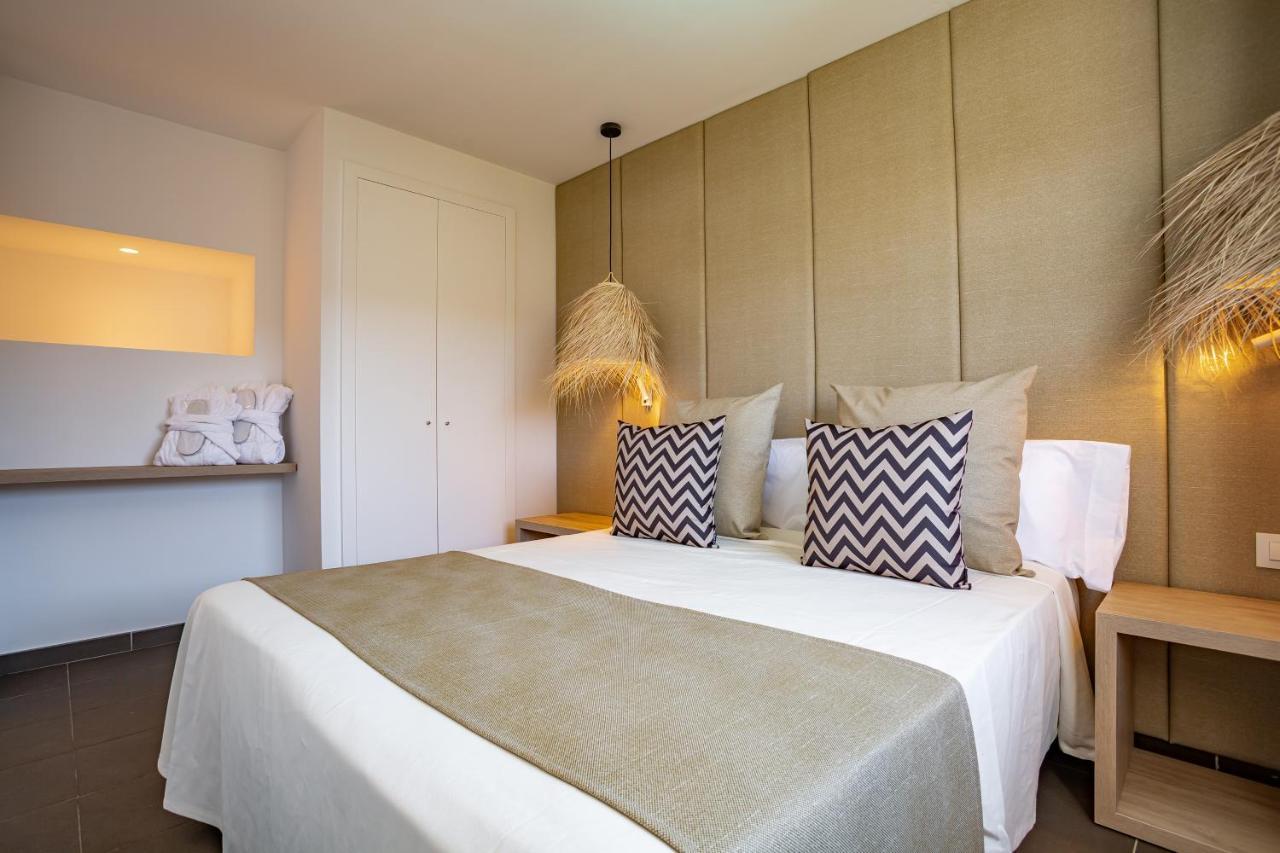 Migjorn Ibiza Suites & Spa Playa d'en Bossa Bagian luar foto