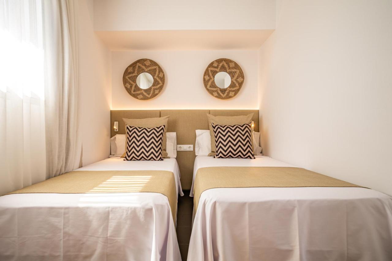 Migjorn Ibiza Suites & Spa Playa d'en Bossa Bagian luar foto