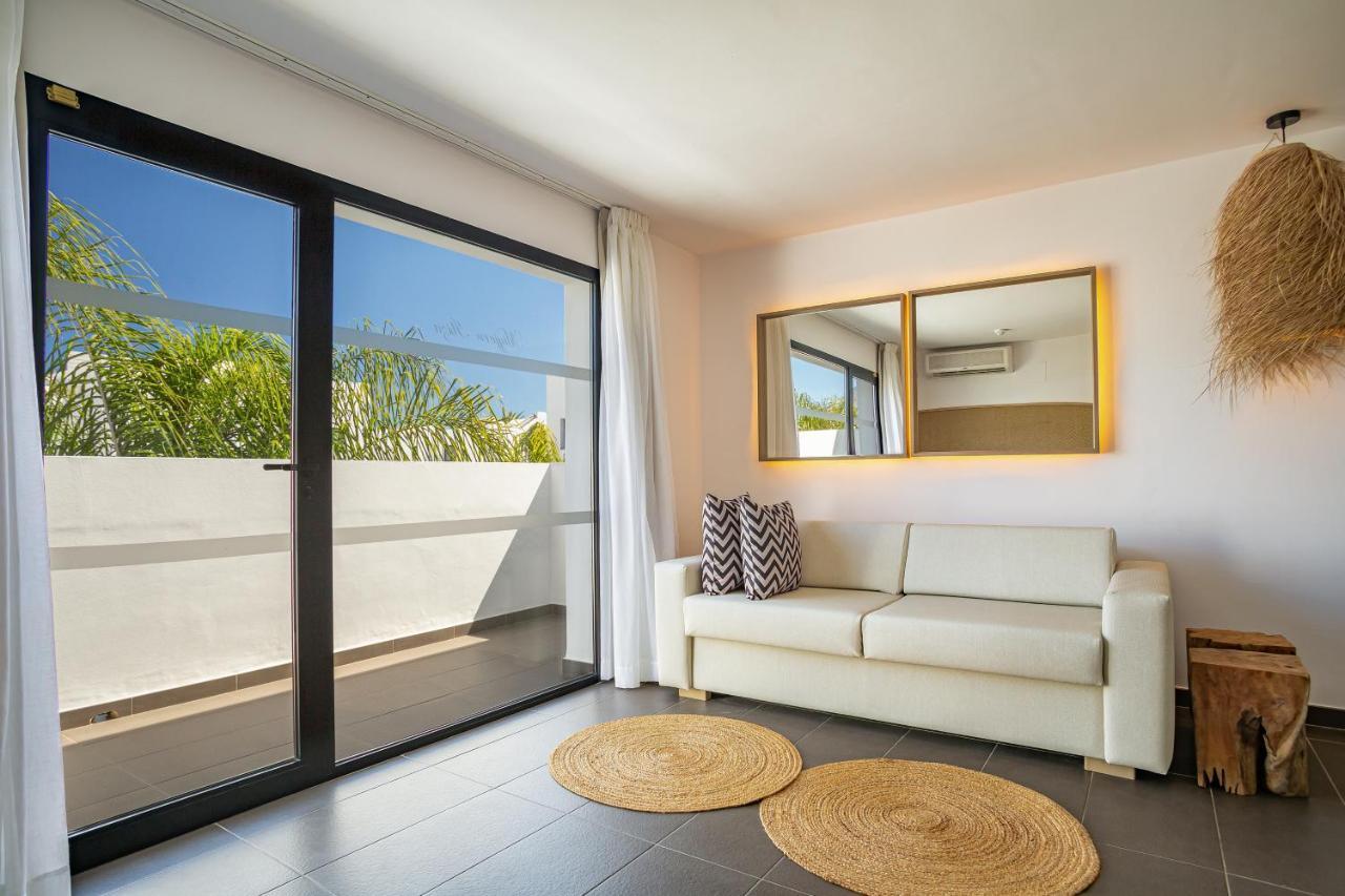 Migjorn Ibiza Suites & Spa Playa d'en Bossa Bagian luar foto