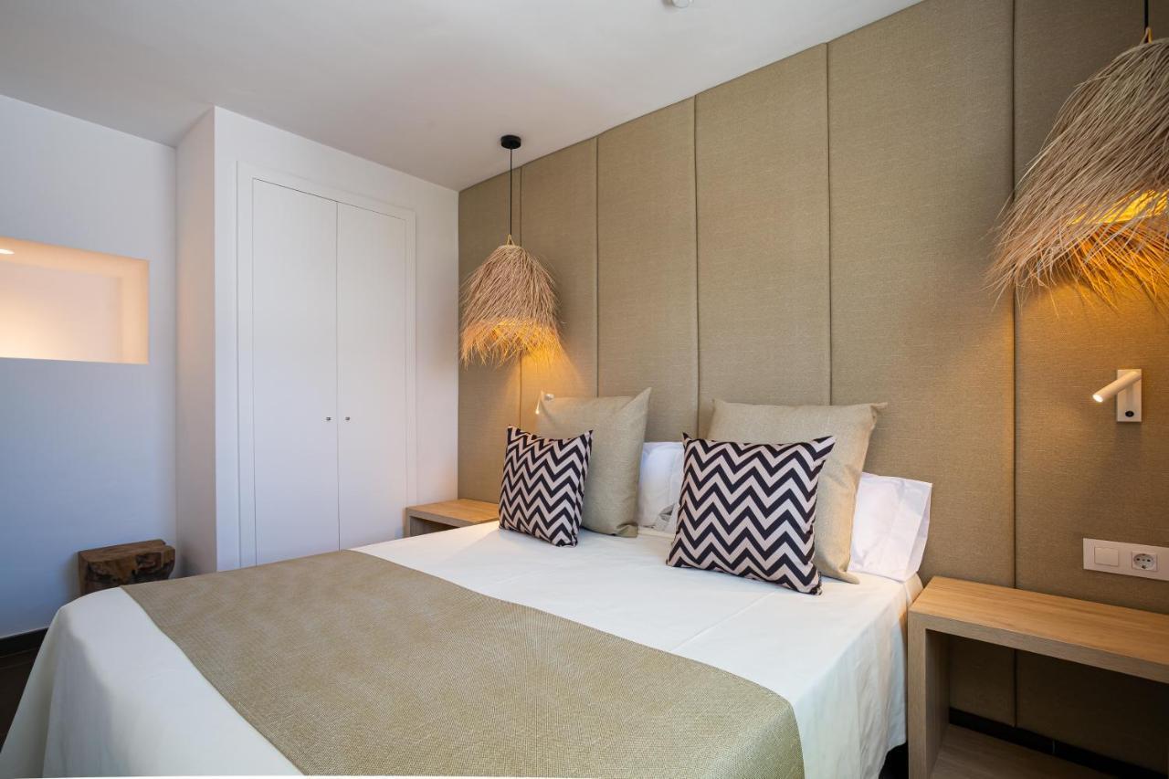 Migjorn Ibiza Suites & Spa Playa d'en Bossa Bagian luar foto