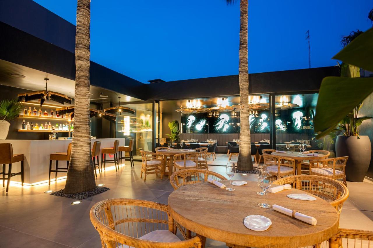 Migjorn Ibiza Suites & Spa Playa d'en Bossa Bagian luar foto