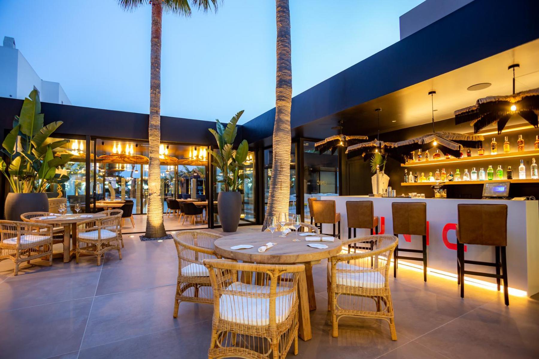 Migjorn Ibiza Suites & Spa Playa d'en Bossa Bagian luar foto