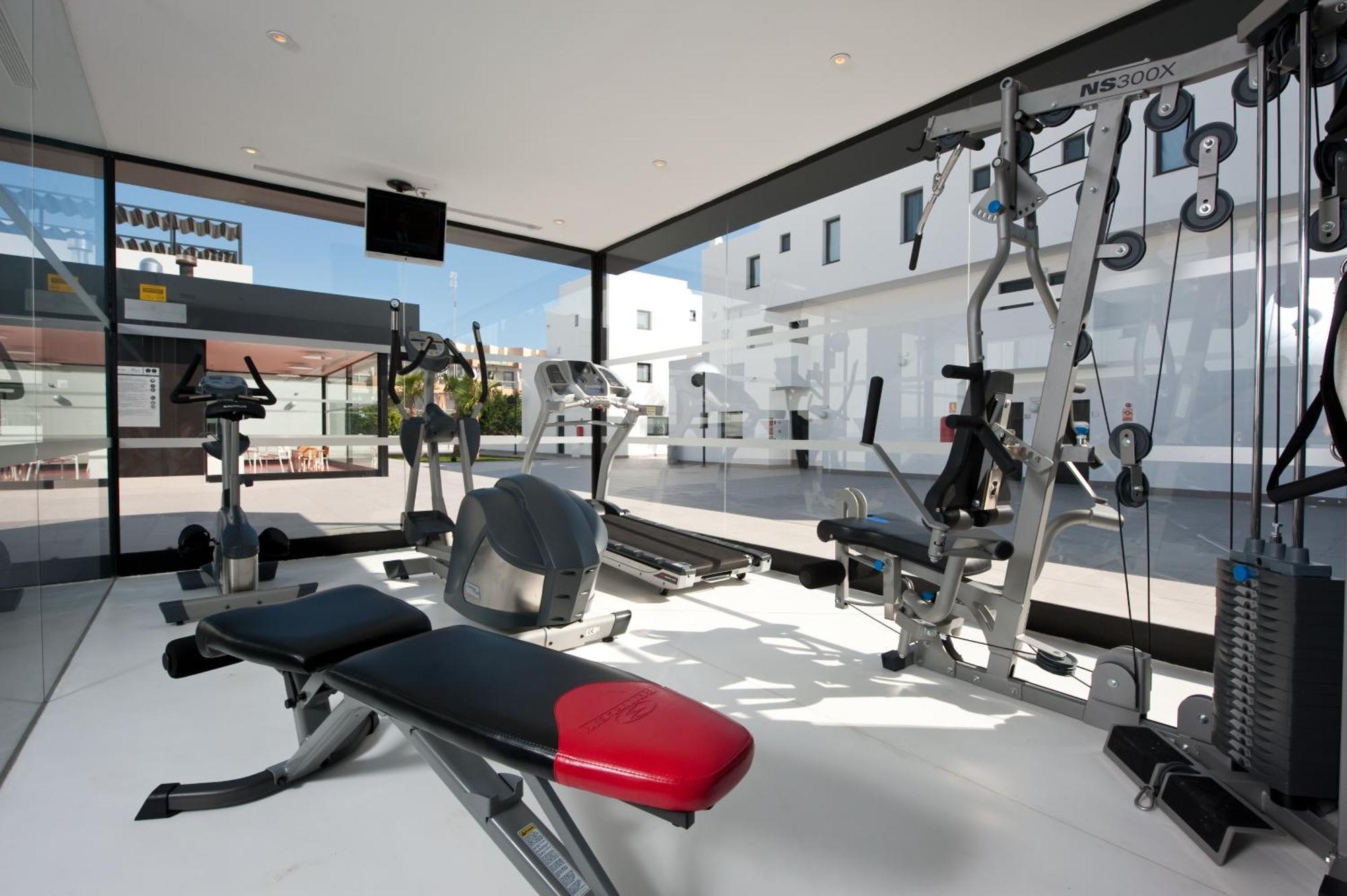 Migjorn Ibiza Suites & Spa Playa d'en Bossa Bagian luar foto