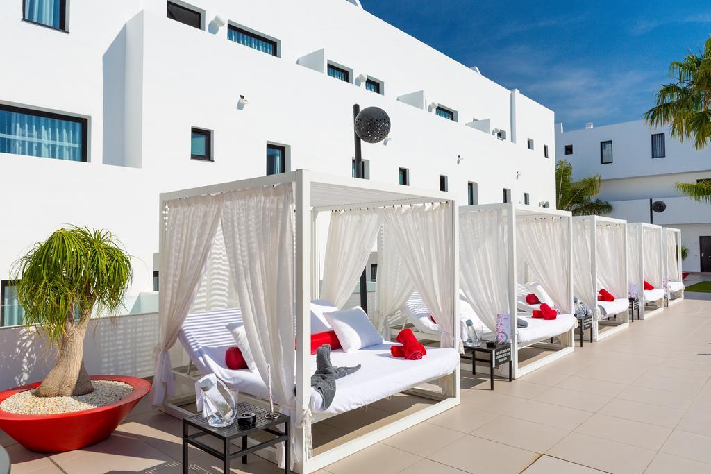 Migjorn Ibiza Suites & Spa Playa d'en Bossa Bagian luar foto