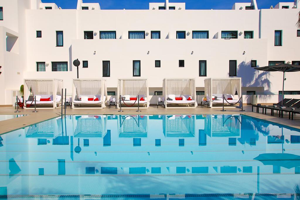 Migjorn Ibiza Suites & Spa Playa d'en Bossa Bagian luar foto